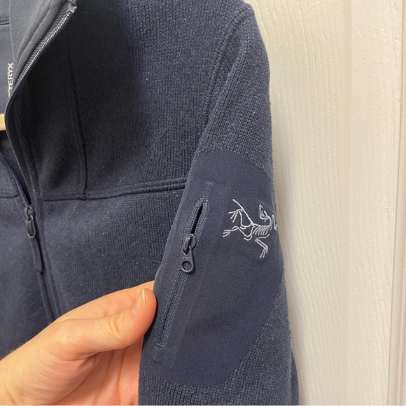 Arc'teryx Navy Sweater Jacket - Picture 7 of 11